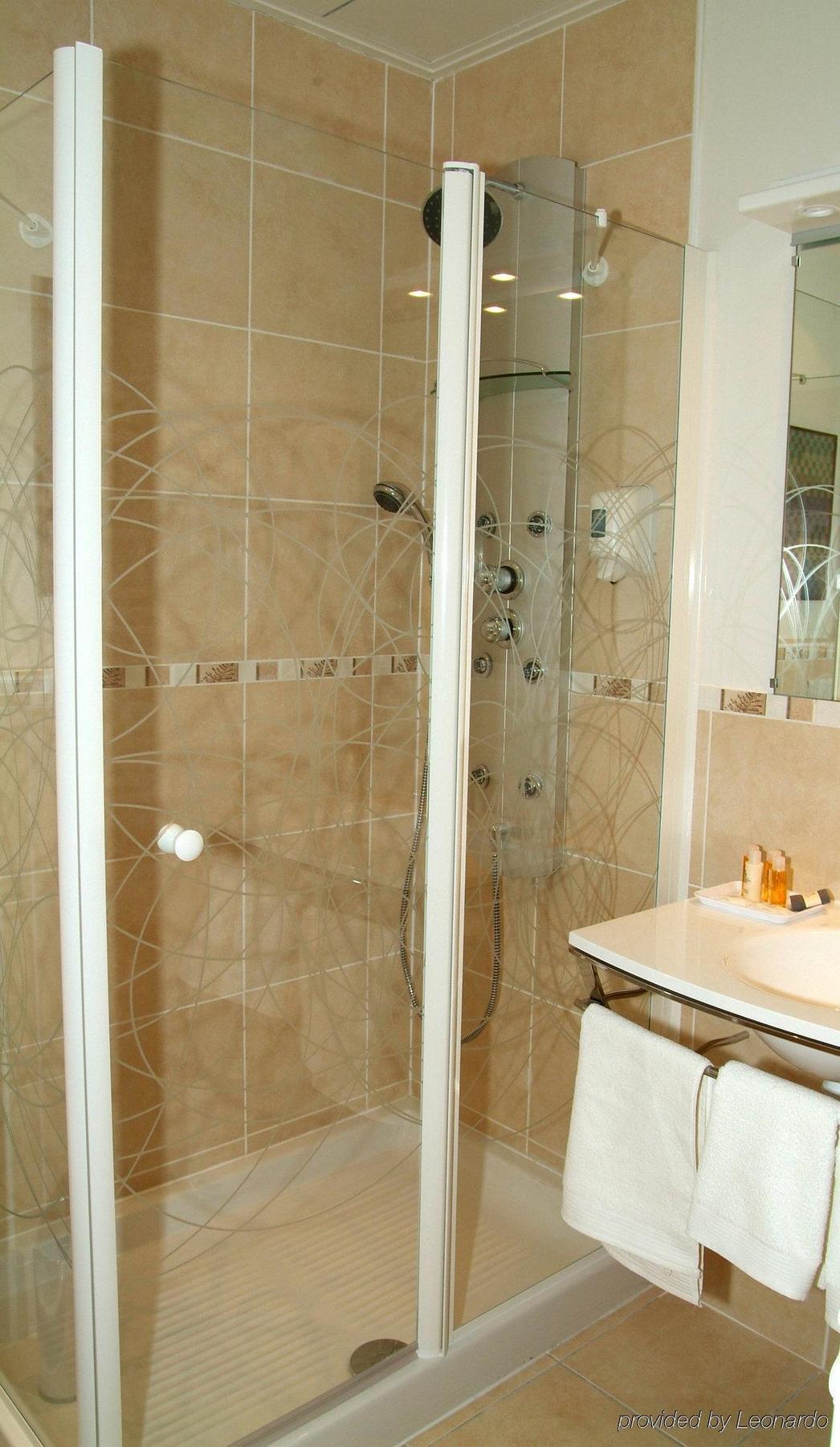 Ermitage Bouquet Hotel Rouen Room photo