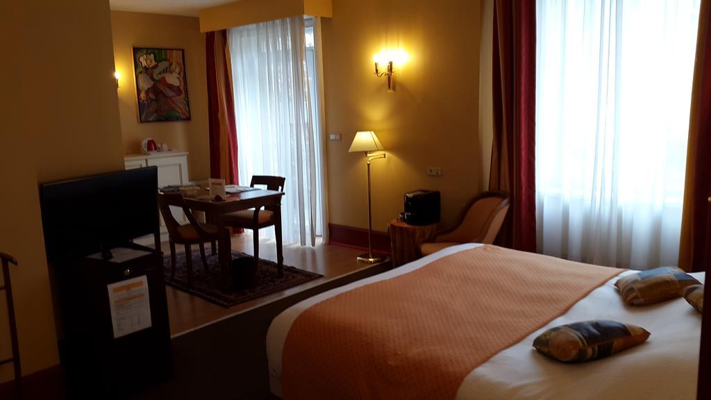 Ermitage Bouquet Hotel Rouen Exterior photo