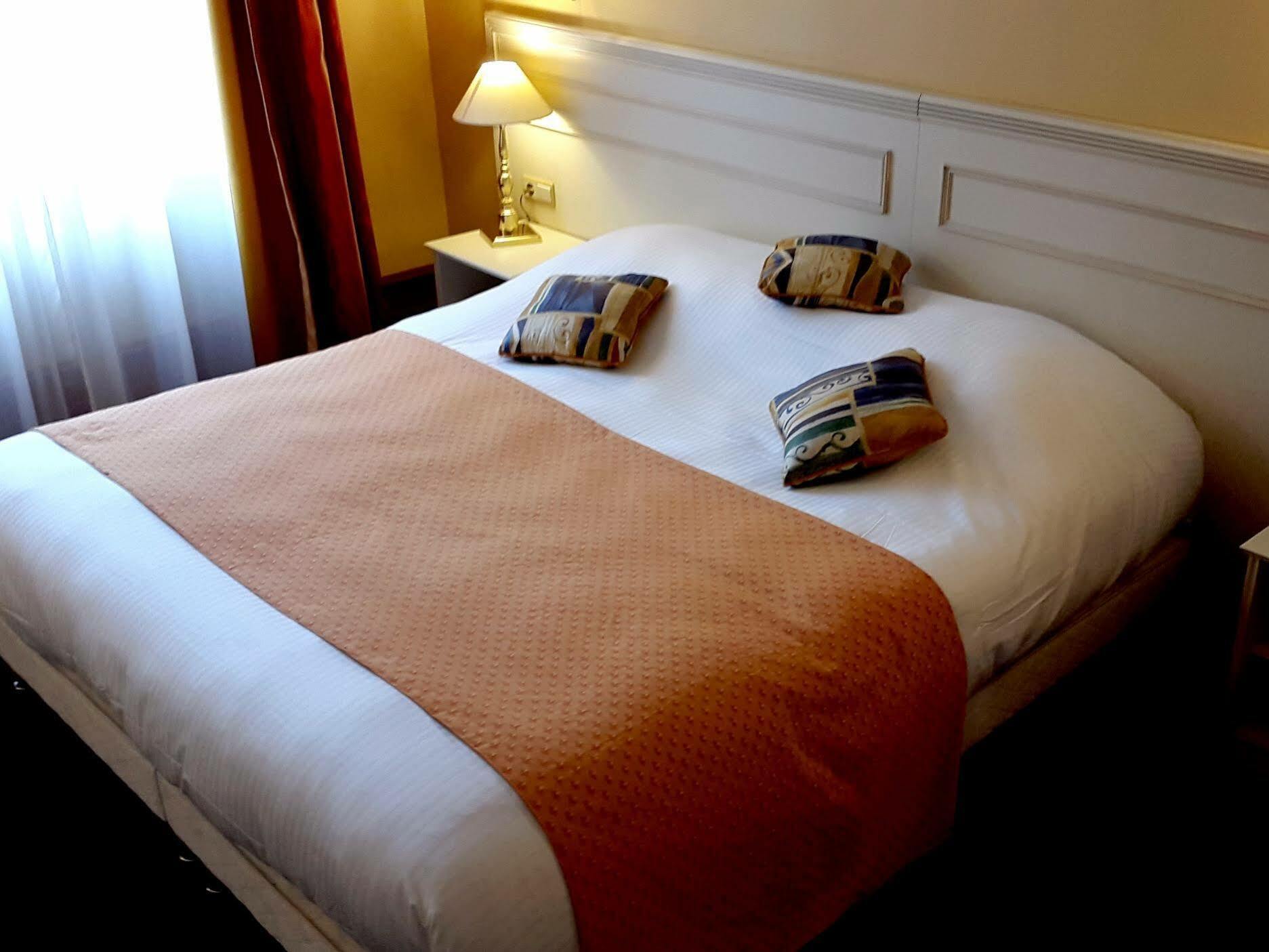 Ermitage Bouquet Hotel Rouen Exterior photo